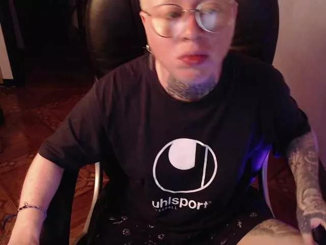 lukethompsson on BongaCams 