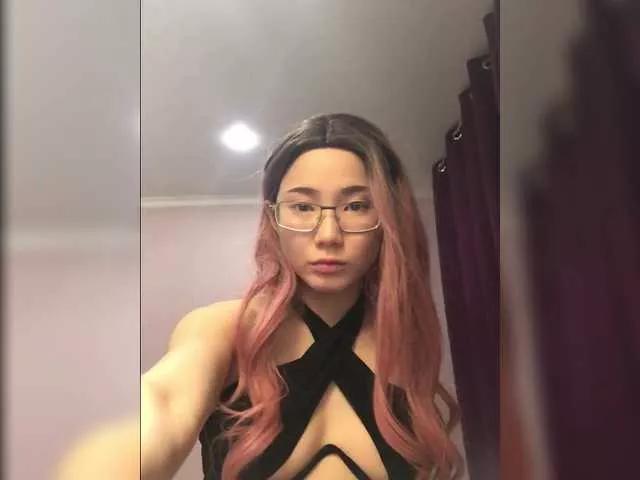 Milash2332a on BongaCams 