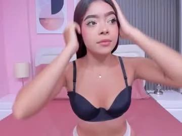 ari_petit on Chaturbate 