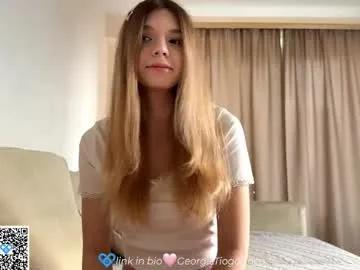 chloe_show — I'm Chloe ^^  | Goal: Skirtless ^^ [640 tokens left] #new #shy #petite #teen #18
