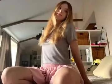 chloe_show — I'm Chloe ^^  | Goal: Rubbing my Pussy ^^ [244 tokens left] #new #shy #petite #teen #18
