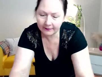 curvy_girlz — GOAL: Massage breast [19 tokens remaining] Welcome to my room! #milf #bigboobs #mature #curvy #chubby