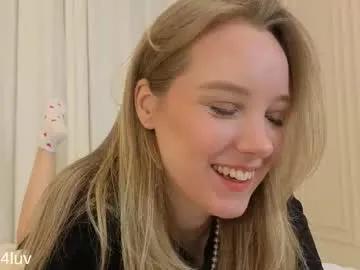 l1n4luv — Hiii, my name Lina !!!! Goal: remove skirt  #shy #18 #blonde  #bigboobs [400 tokens remaining]