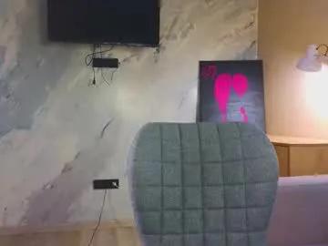 miss_bubbles — GOAL: Wear nipples clamps! [186 tokens remaining] Naked in private show! #bigboobs #ahegao #natural #18 #young