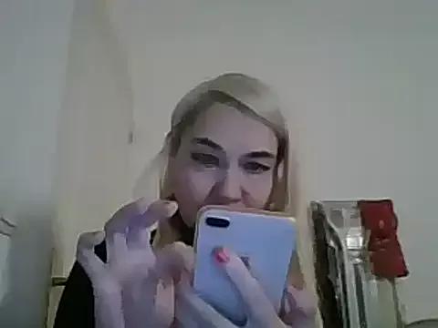 AlisaaQueen on StripChat 