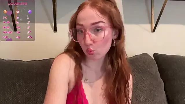 ariellebaby2004 on StripChat 