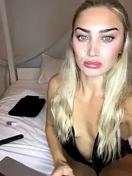 Aurii_Angel —  Twerk + Oil Show Incoming 