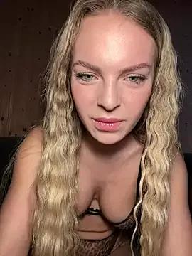 ChiaraVixen on StripChat 