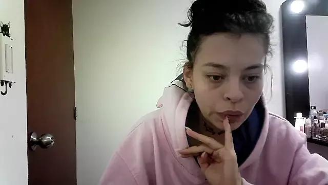 Coraline__Teanz__ on StripChat 