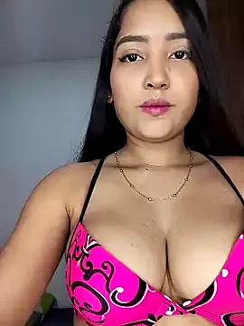 Coralineclg on StripChat 