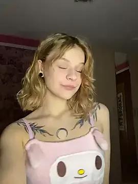 cutie_evaaa on StripChat 