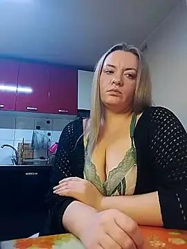 DiamondMia90 on StripChat 