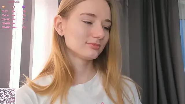 ElvinaRose — smile close up