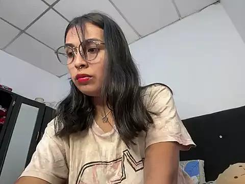 Hi_Yara on StripChat 