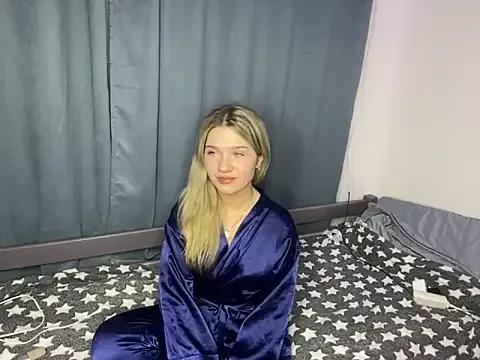 Ilona_Belle on StripChat 