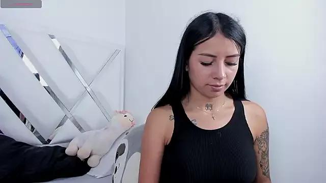 IsabelaFlorez on StripChat 