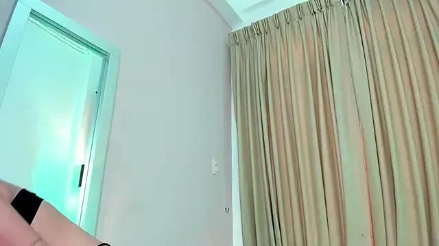 KiaraaMoon on StripChat 