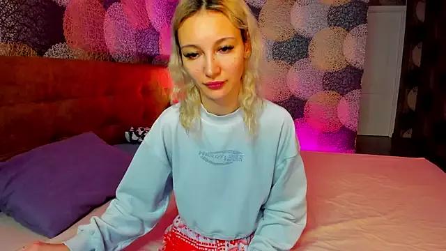 Kimberly_Bravo on StripChat 