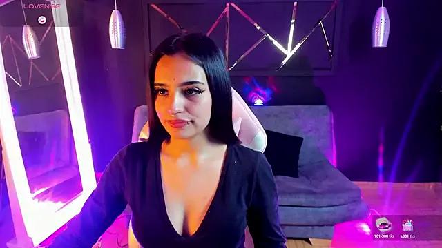 laura_hentaii on StripChat 