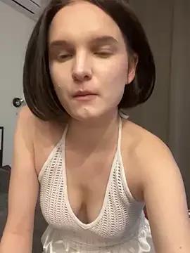 lauracute333 on StripChat 