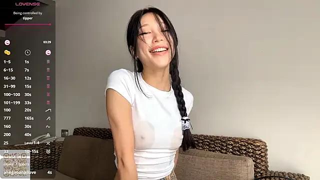 LezlieGreet — Kiss my shoulders