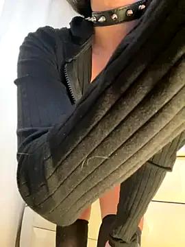 StripChat Lissa_kis is Freechat Lissa_kis — A plug in the butt+video in the bathroom