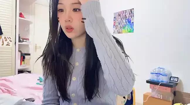 LIYUAN-9 on StripChat 