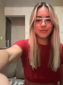 loirinhasafadinha22 on StripChat 