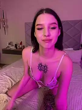 LuxBrunett_ on StripChat 