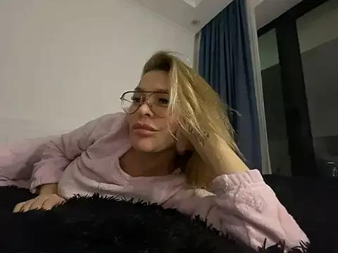 Marisabel007 on StripChat 