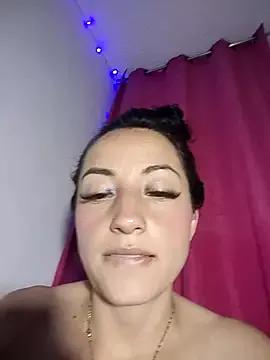 Megan-lovee- on StripChat 