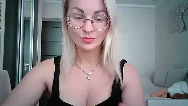 Megan_Lovee20 on StripChat 