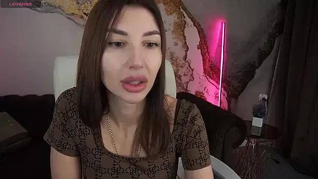 NicoleCrystal on StripChat 