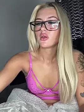 PrettyPrincess69x on StripChat 