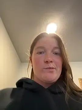 PussiesnCream_ — Fuck pussy w/ beer bottle! (32tknshow