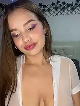 SaraBeck2 on StripChat 