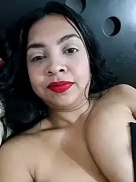 Saranelsoon on StripChat 