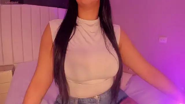 Scorpiudoll24_ on StripChat 