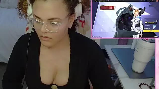 SophiaG125 on StripChat 