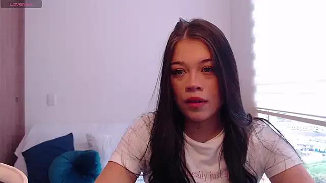 Sophieee01 on StripChat 