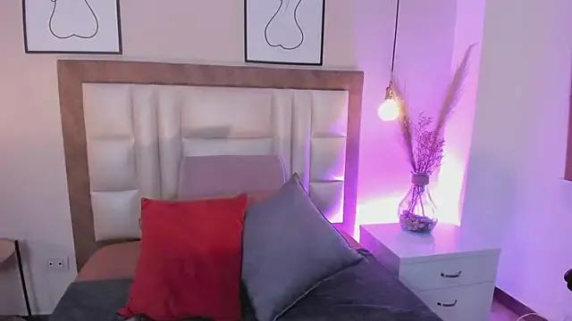 StripChat VelvettCrowee is Freechat VelvettCrowee — Cameltoe