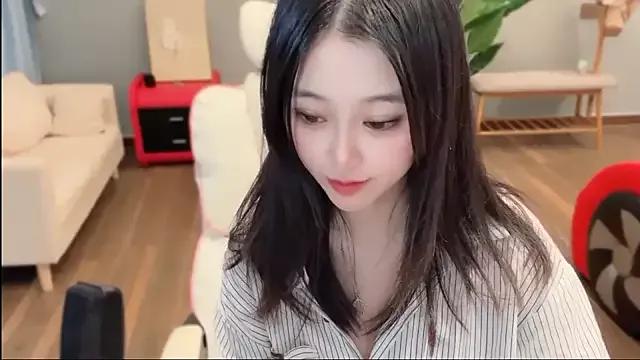 Xiaohe- on StripChat 